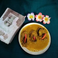 A picture of Thakurbarir style dudh katla fish curry.