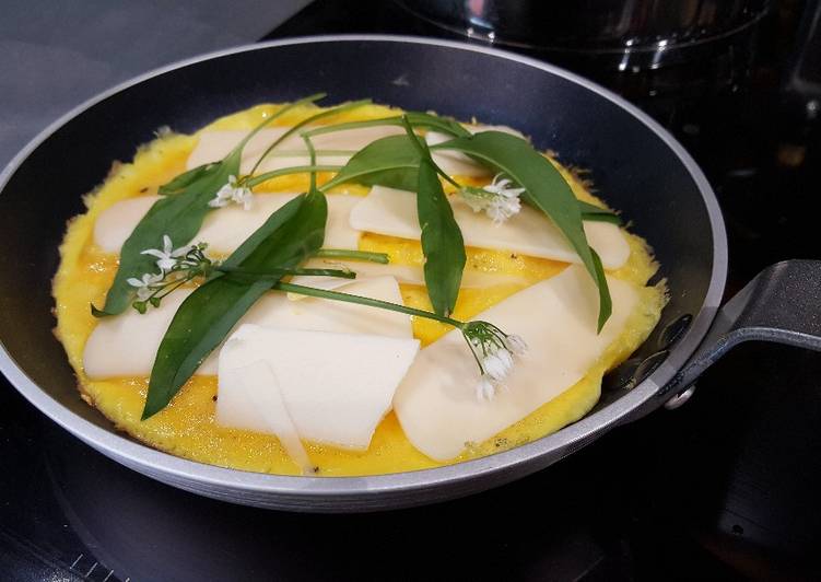 Easy Way to Make Tasty Wild garlic and goat&#39;s cheese omelette