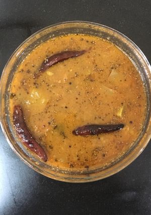 A picture of Sambhar & Nariyal chutney.