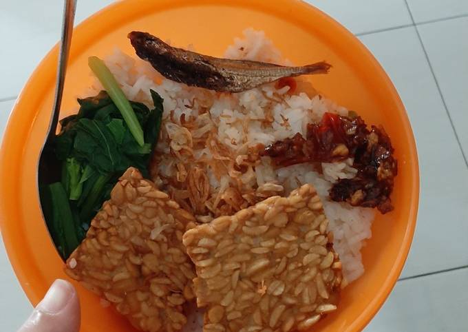 Resep: Nasi liwet sederhana Rumahan