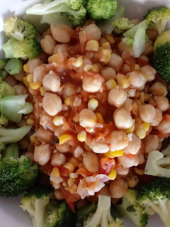 A picture of Light chickpea tomato stew.