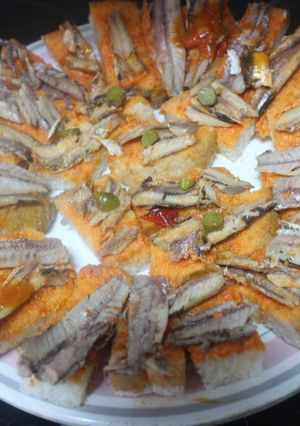 A picture of Tomato Bread with Sardines.