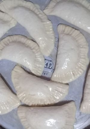 Una foto de Empanadillas con relleno de manzana❤