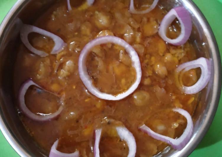 Recipe of Ultimate Kabuli chanawith onion rings