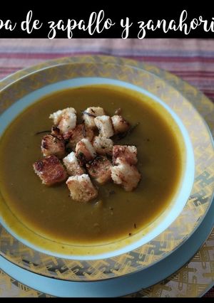 Una foto de Sopa de zapallo Kabutia y zanahoria