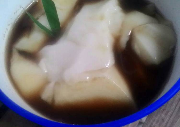 Puding tahu kuah jahe