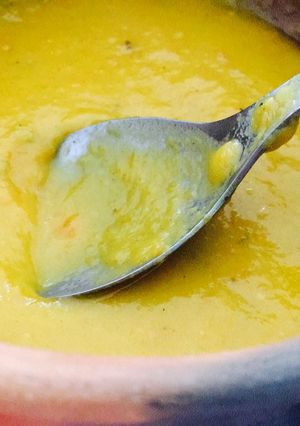 Una foto de Sopa vegana de zanahoria y leche de coco