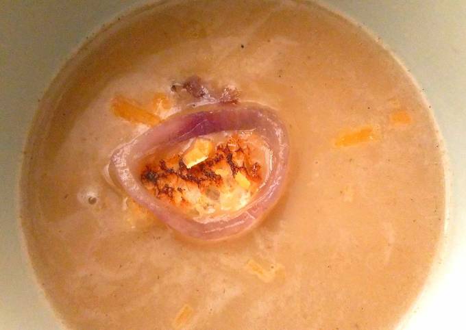 Recipe of Ultimate Onion soup with cheddar cheese