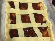 Una foto de pasta frola económica