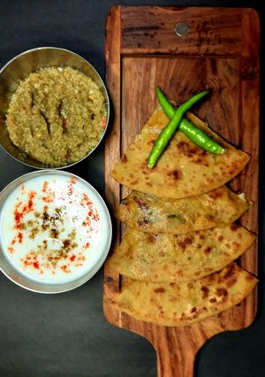 आलू पराठा (Aloo Paratha recipe in hindi) रेसिपी मुख्य फोटो