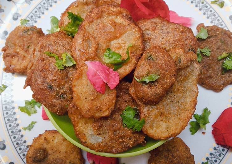 Water chestnut potato fritters