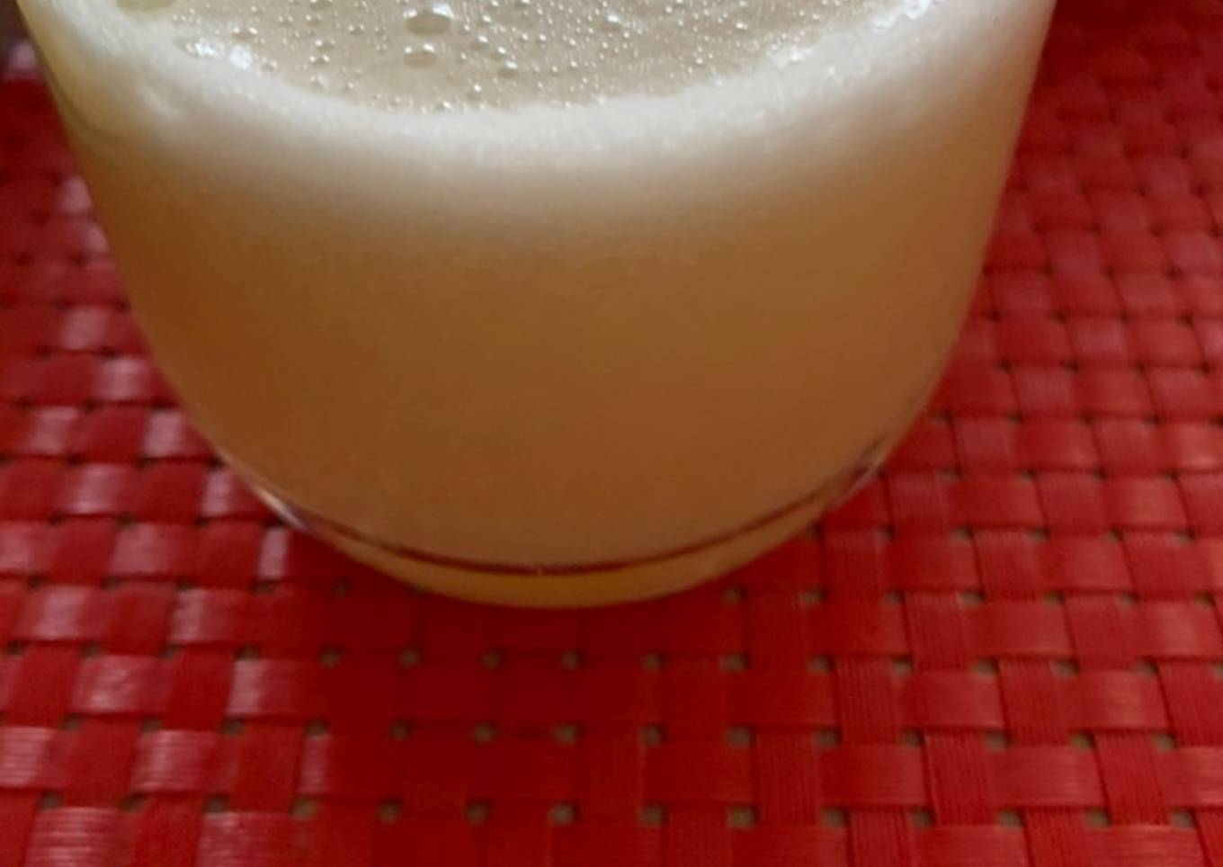 Bebida de limón y jengibre y miel