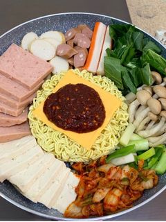 Foto resep Budae jjigae / korean army stew