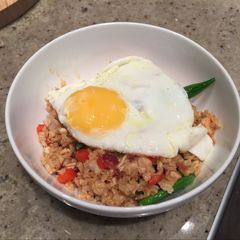 Spicy Asian Rice Bowl with chicken A picture of Spicy Asian Rice Bowl with chicken.