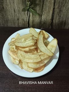 કાચા કેળાની વેફર (Raw Banana Wafer Recipe In Gujarati) રેસીપી મુખ્ય ફોટો