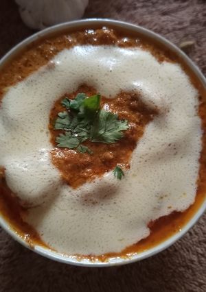 A picture of Chicken handi masala.