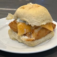 A picture of NOT a Mcdonalds Filet-O-Fish - 1/2 the Price Twice as good and NO Sugar or E numbers :P ENJOY.