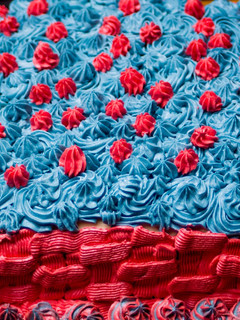 A picture of Vanilla cake with butter cream icing.