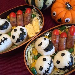 A picture of Halloween bento box.