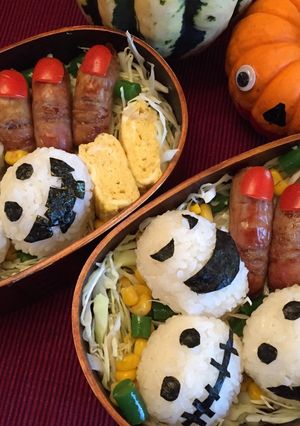A picture of Halloween bento box.