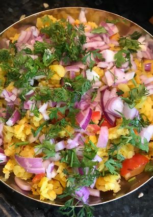 બટાકા પૌવા રેસીપી મુખ્ય ફોટો