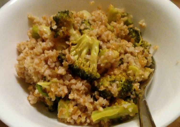 Steps to Prepare Perfect Roasted broccoli & zestie garlickie grains