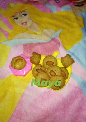   ડ્રાયફ્રુટ બિસ્કીટ(Dryfruit Biscuit recipe in Gujarati) રેસીપી મુખ્ય ફોટો