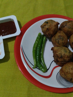 મેથી ના ગોટા(Methi na Gota recipe in gujarati) રેસીપી મુખ્ય ફોટો