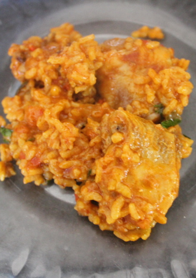 Una foto de Arroz con pollo y auténtico azafrán