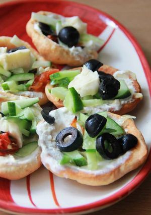A picture of Cheesy Bread Bowls.