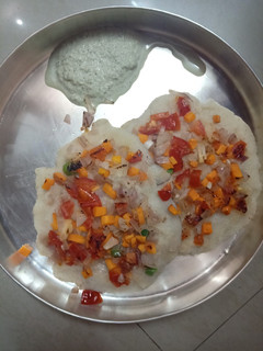 ரவை ஊத்தப்பம் செய்முறை முக்கிய புகைப்படம்