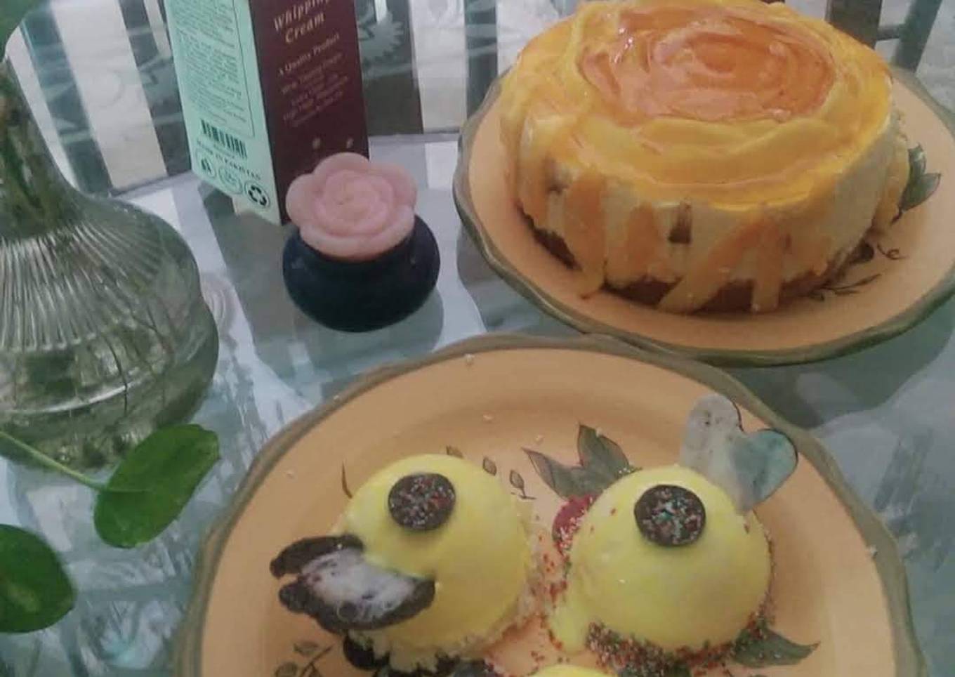 Mango cheese cake and mango mousse balls