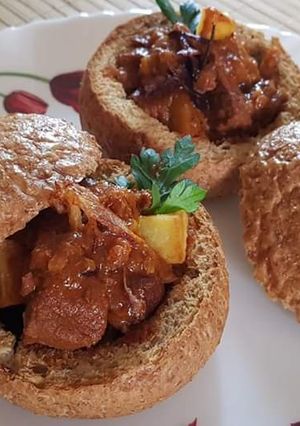 A picture of Bunny chow- my version.