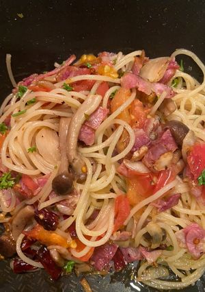 รูปของ Spaghetti Dried Chili and Bacon - สปาเกตตีพริกแห้งและเบคอน