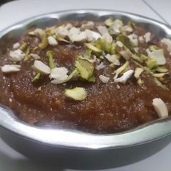 A picture of Moong Dal halwa.