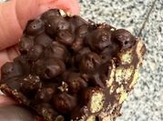 Una foto de quinoa, pasta de mani