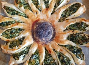 Foto di Torta salata girasole con ricotta e spinaci