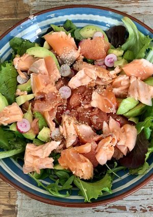Une photo de Salade au saumon mi-cuit