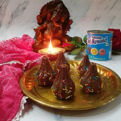A picture of Cocoa modak.