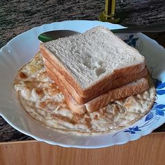 A picture of Simple Egg and Bread Breakfast.