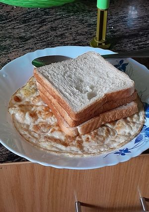 A picture of Simple Egg and Bread Breakfast.