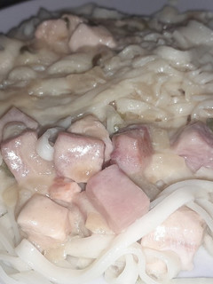 Una foto de Fideos con salsa de crema