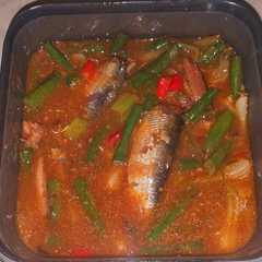 A picture of Sarden asam dengan lokio dan kacang panjang.