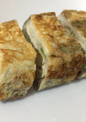 A picture of Japanese rolled omelette.