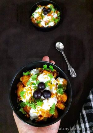 A picture of Aloo Chaat.