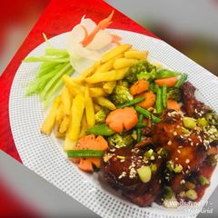 A picture of Whosayna’s Hot and Sweet Chicken.