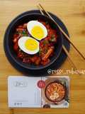 3) Tteokbokki (gnocchi di riso in salsa piccante)