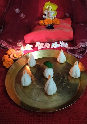 A picture of Ukadiche modak.
