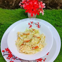 A picture of Apple and cabbage (Salad).