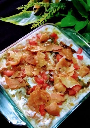 A picture of Dahi bhalay.